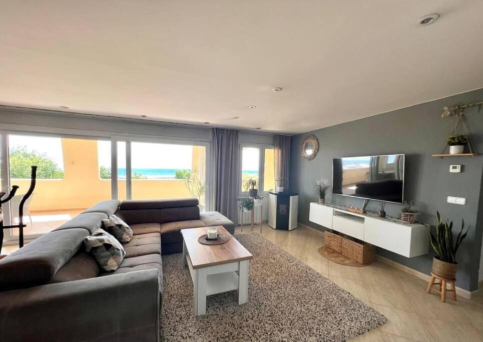 3Apartamento De Tres Habitaciones Empuriabrava Exterior photo