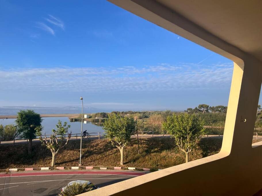 3Apartamento De Tres Habitaciones Empuriabrava Exterior photo